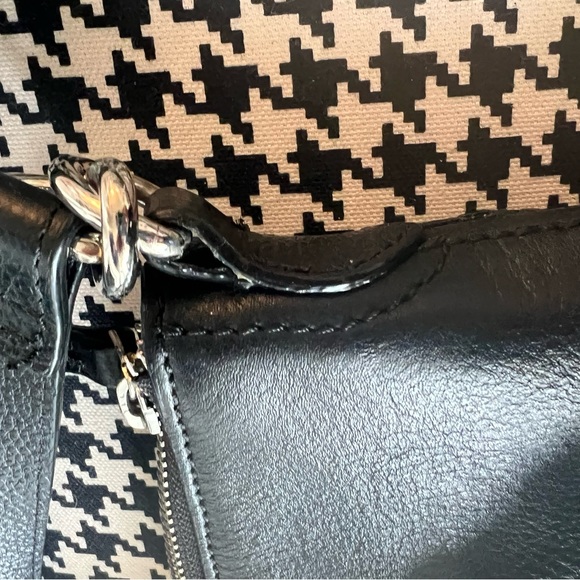 Danier leather black crossbody purse - Picture 6 of 6